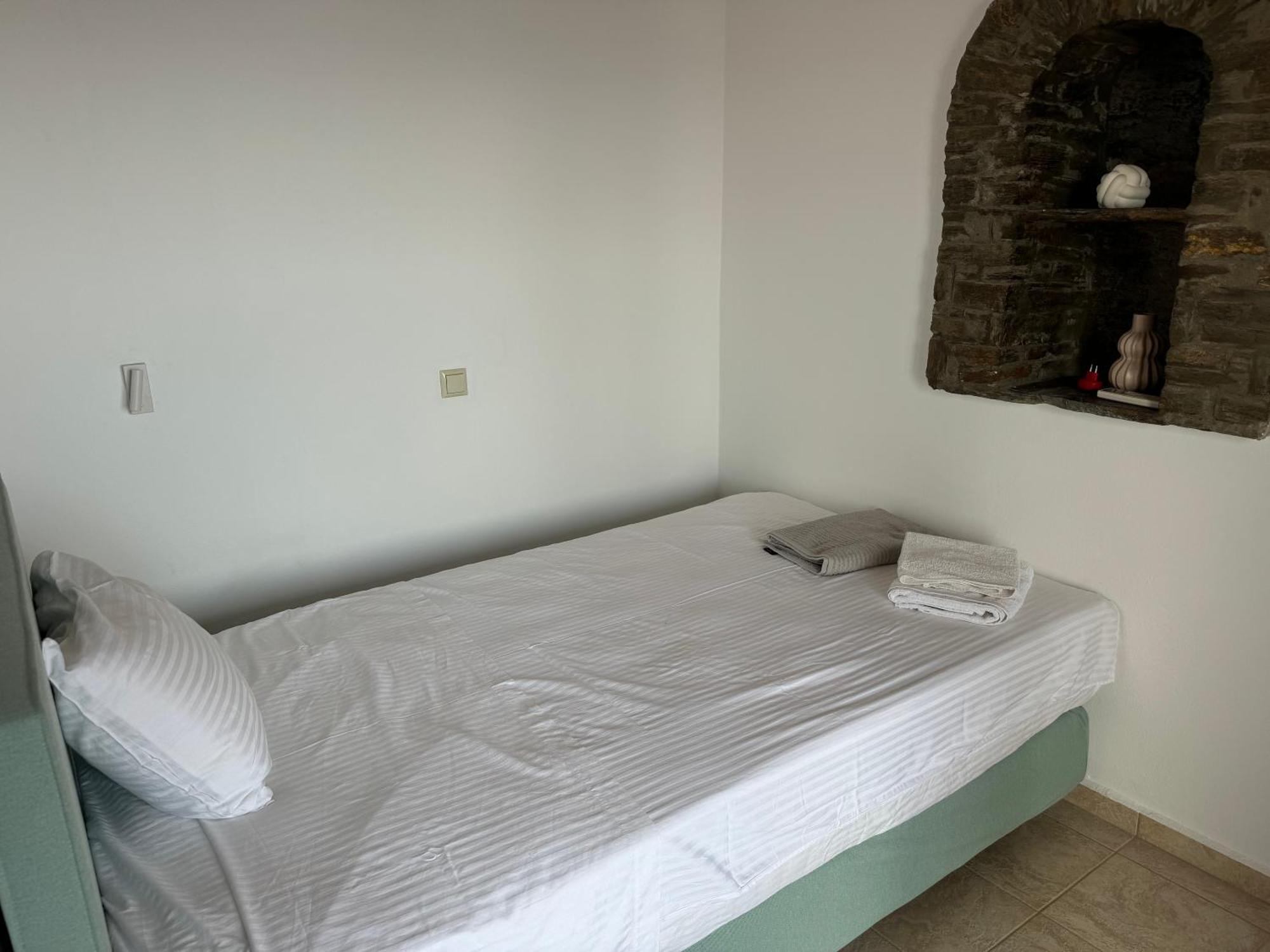 Andros Escape Condos Korthio Экстерьер фото