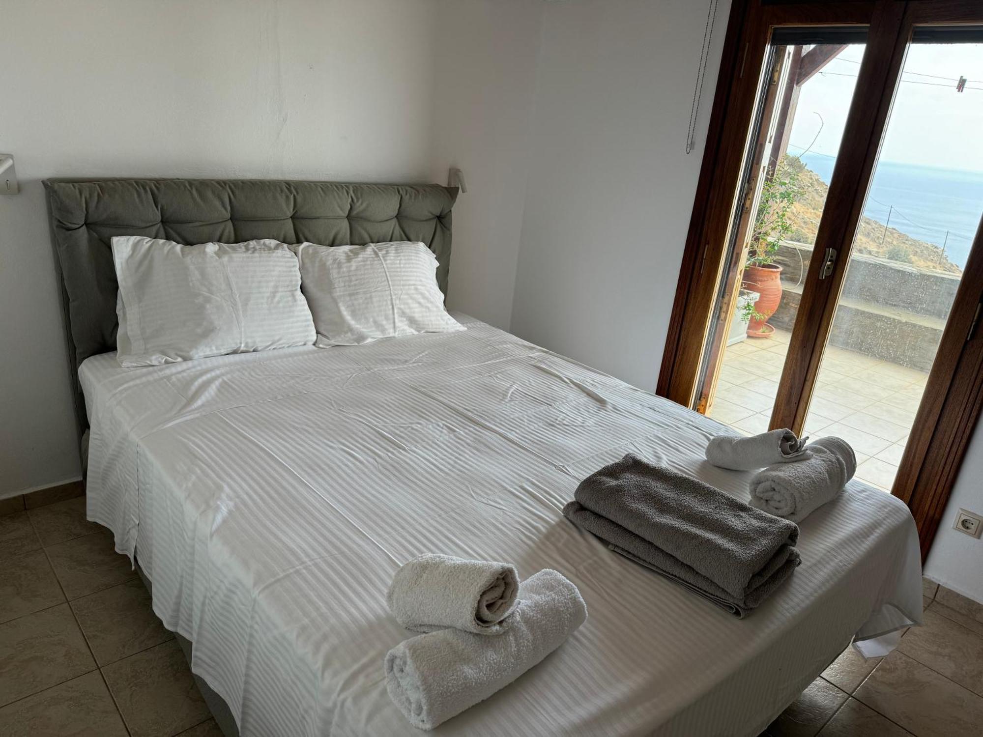 Andros Escape Condos Korthio Экстерьер фото