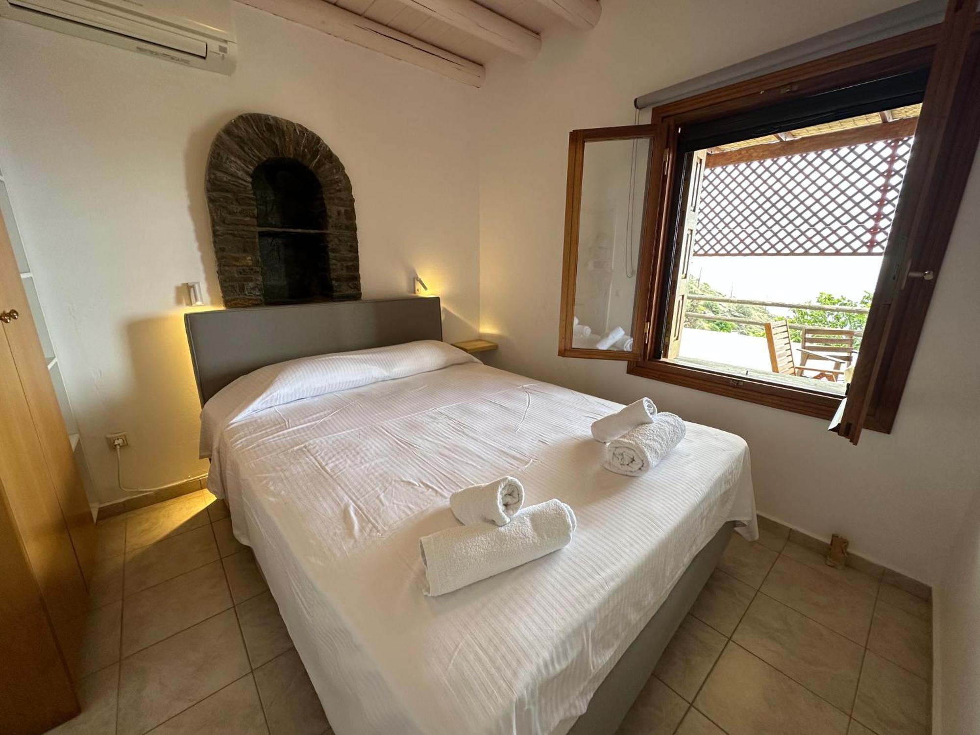Andros Escape Condos Korthio Экстерьер фото